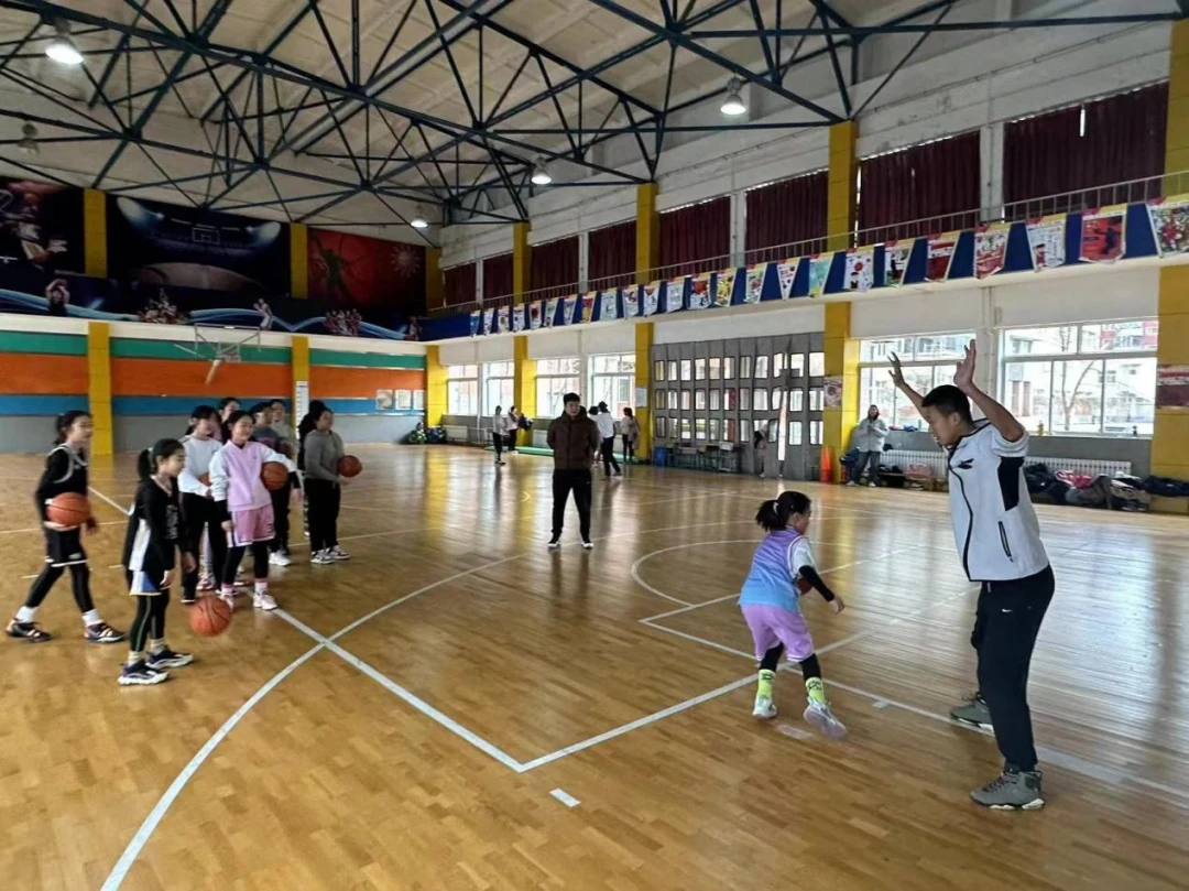 如何在比赛中发现和发展球员潜力_0